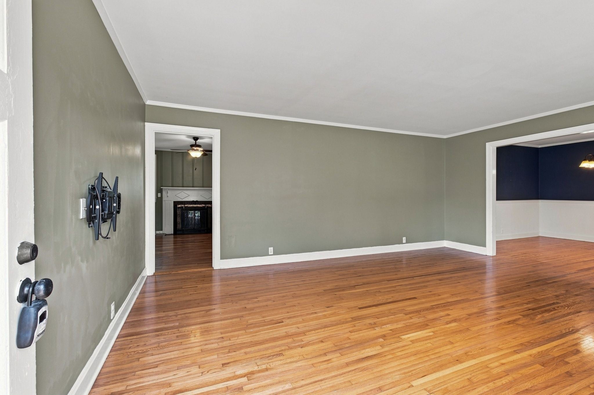 122 Hammond Ave
