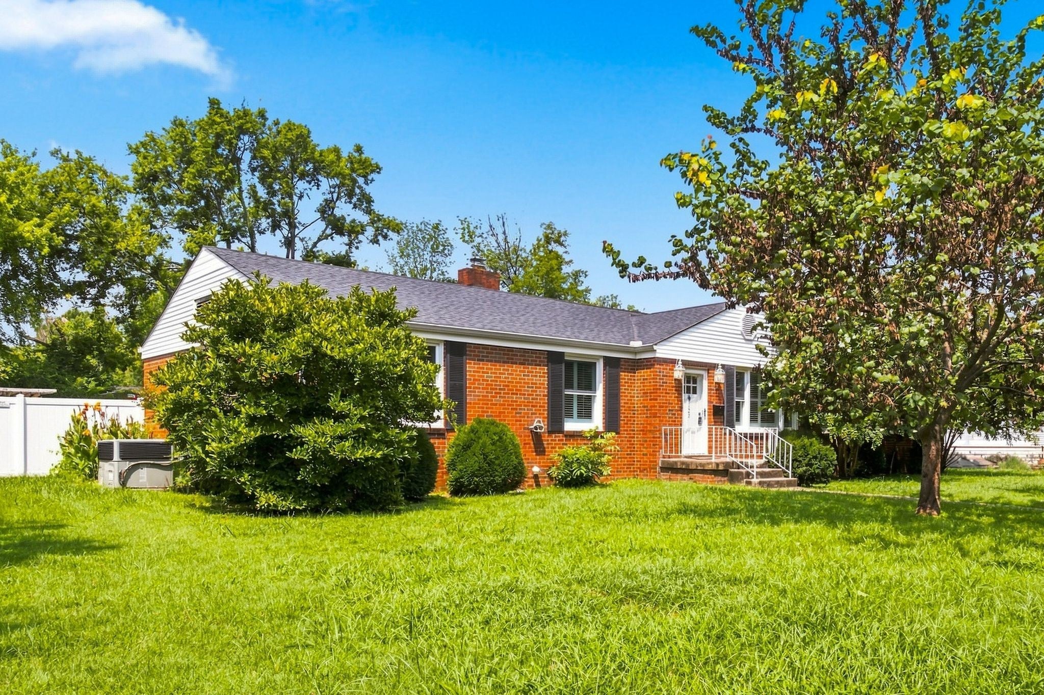 122 Hammond Ave