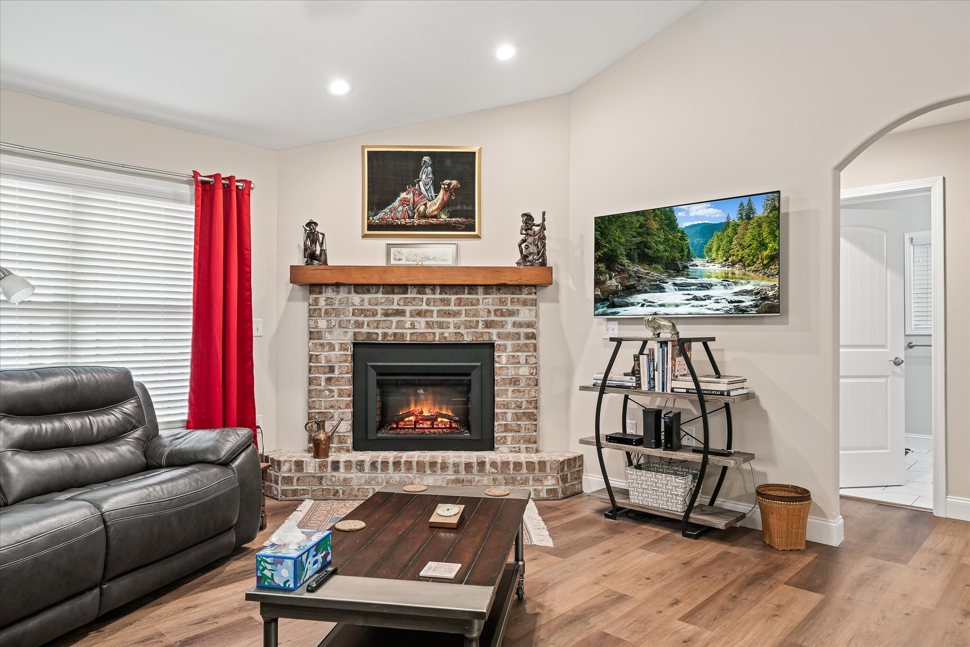 664 Mockingbird Dr