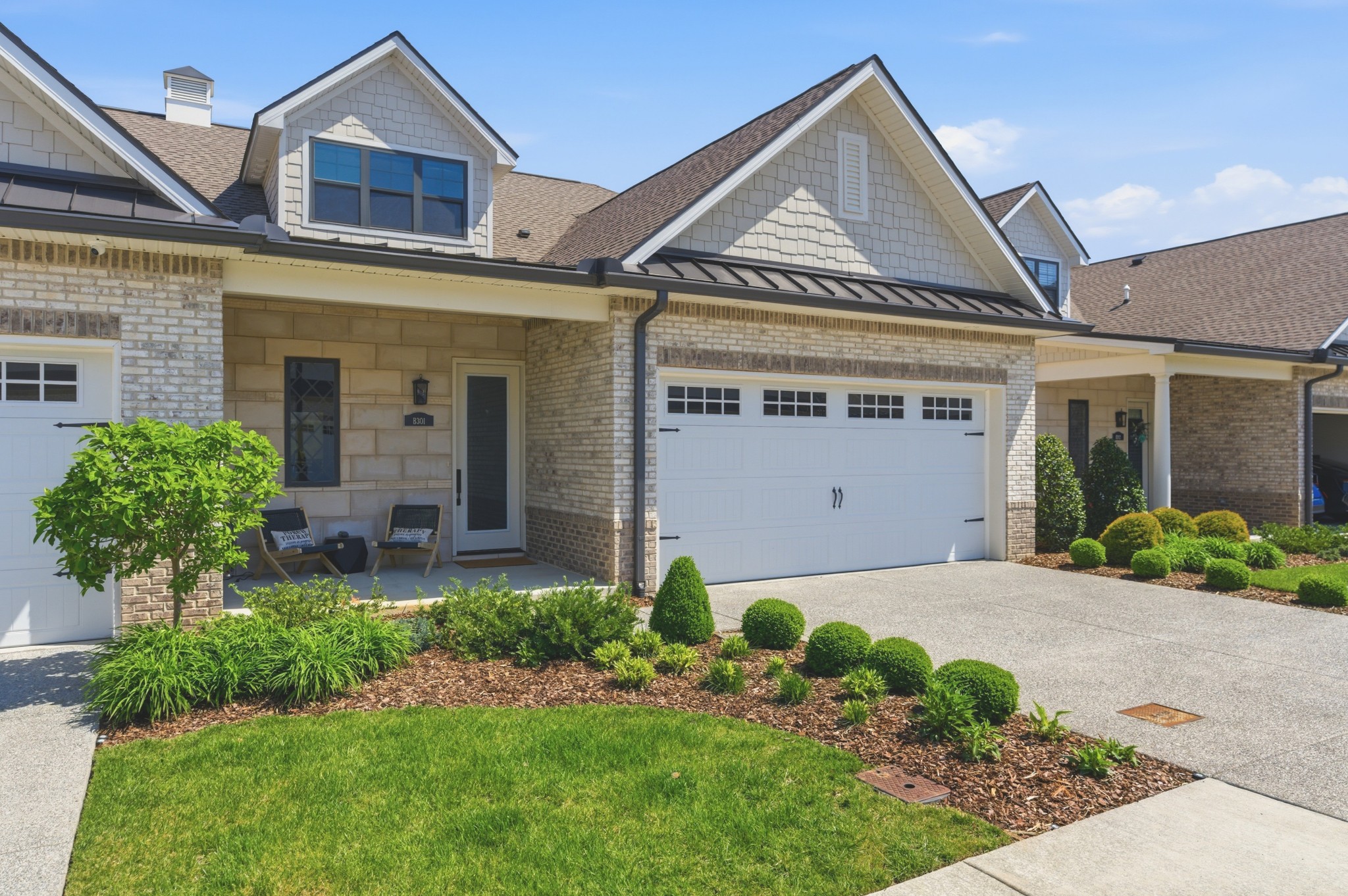 1024 Club View Drive B301