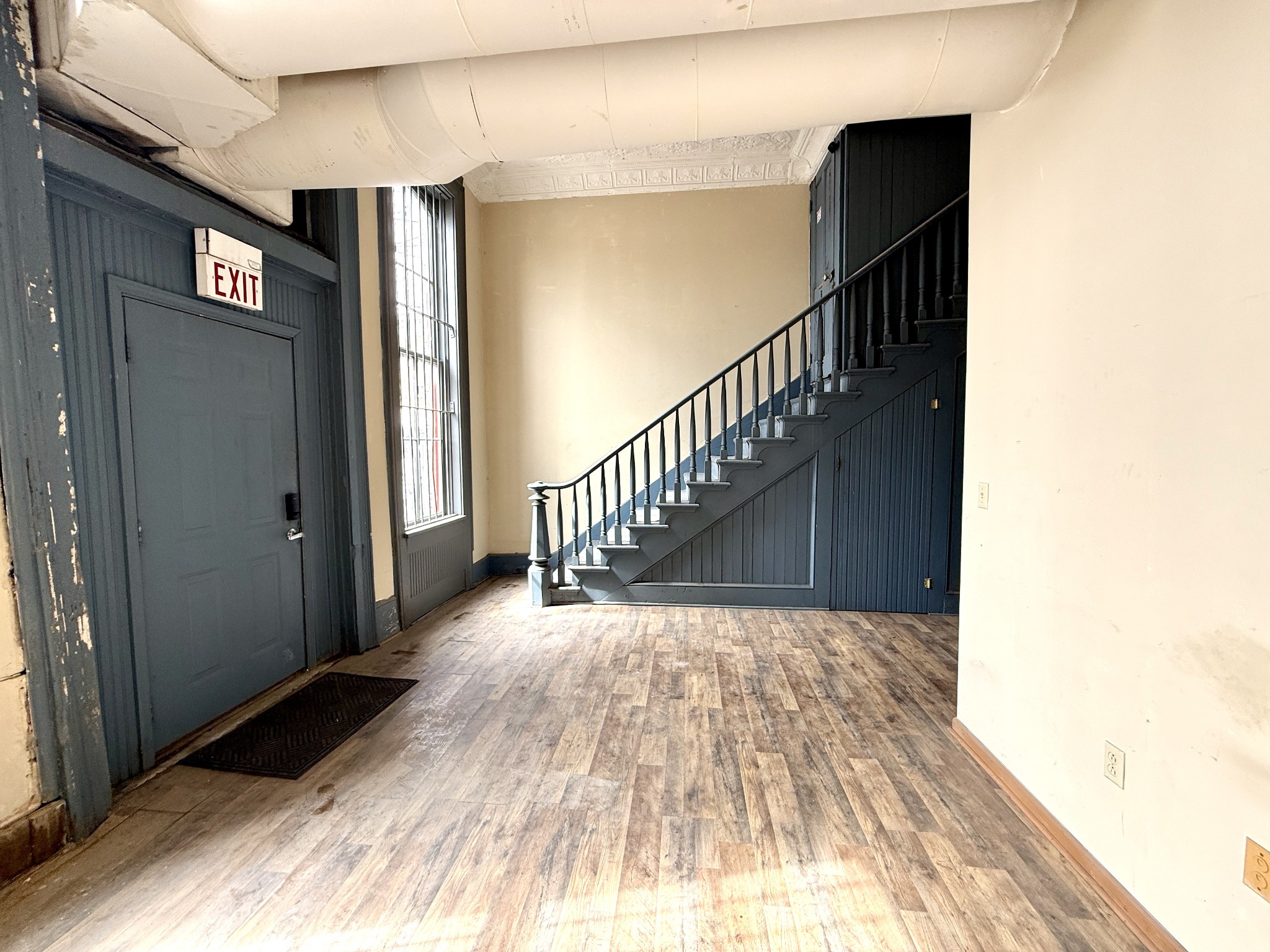 610 S Main St