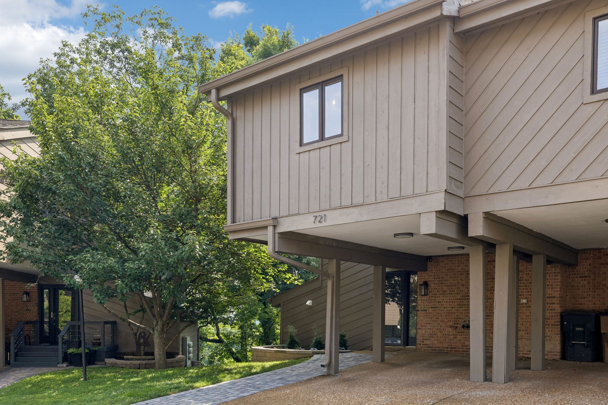 3-bed listing at 721 Harpeth Trace Dr, Nashville