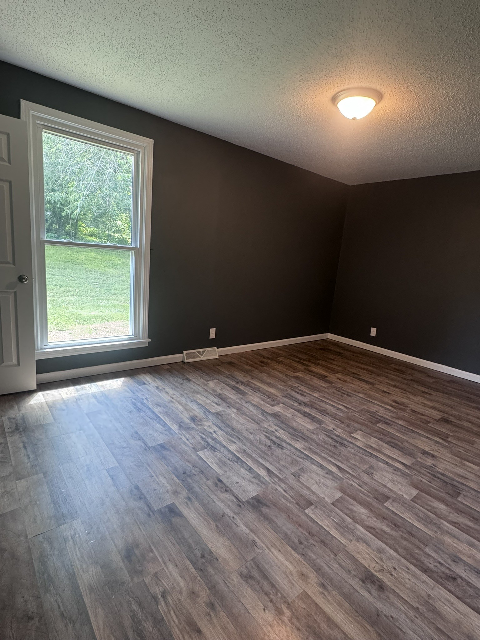 236 Raintree Dr