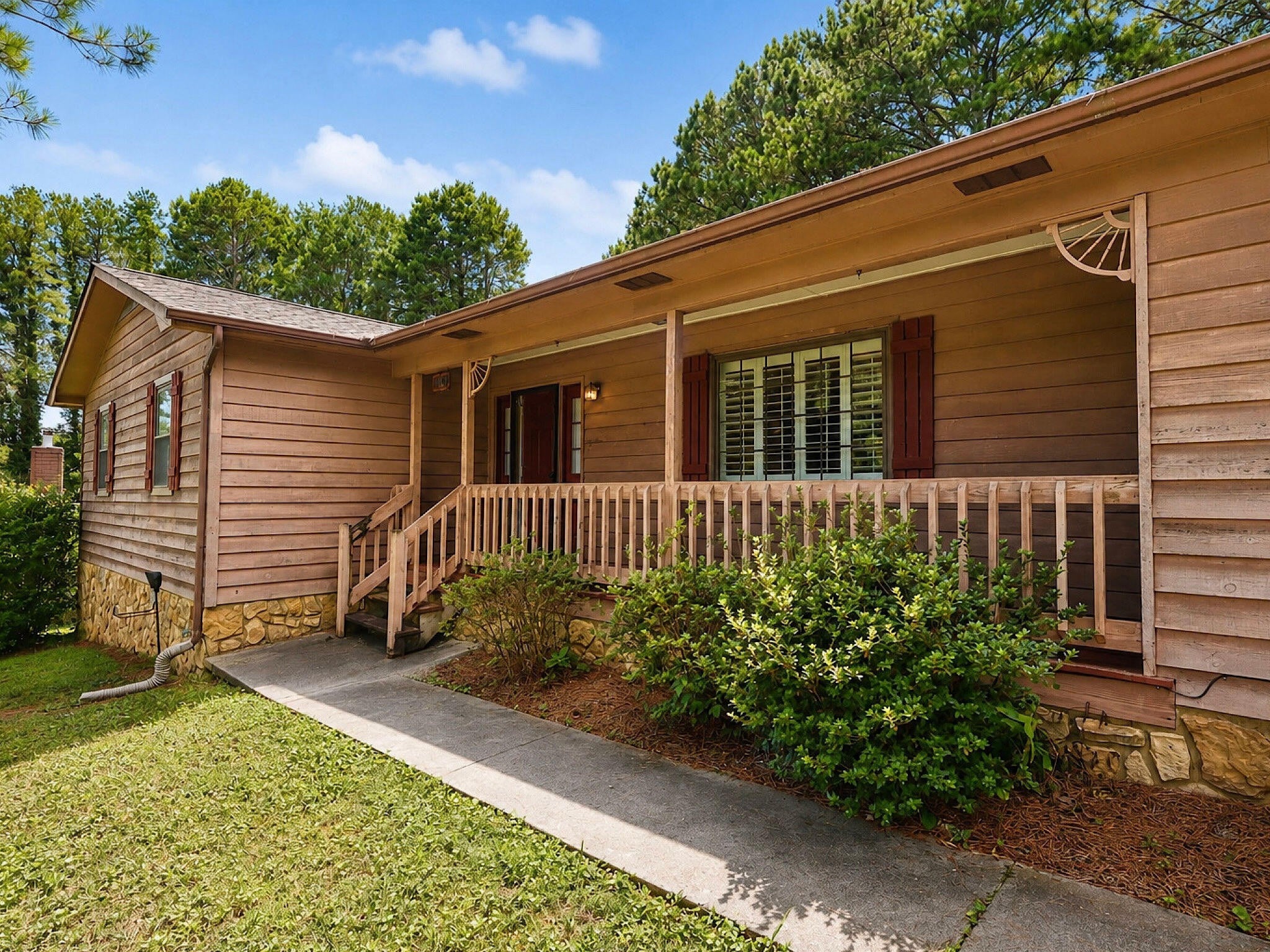 149 Fleetwood Drive NE