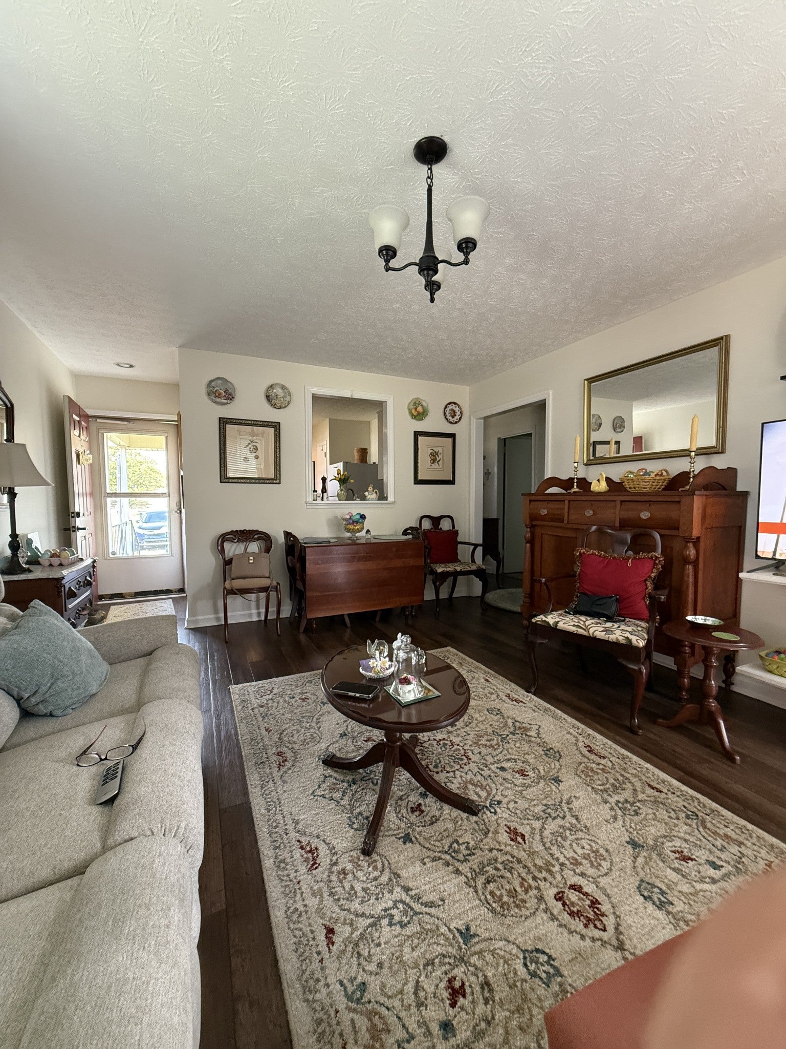 2115 Mockingbird Ln A