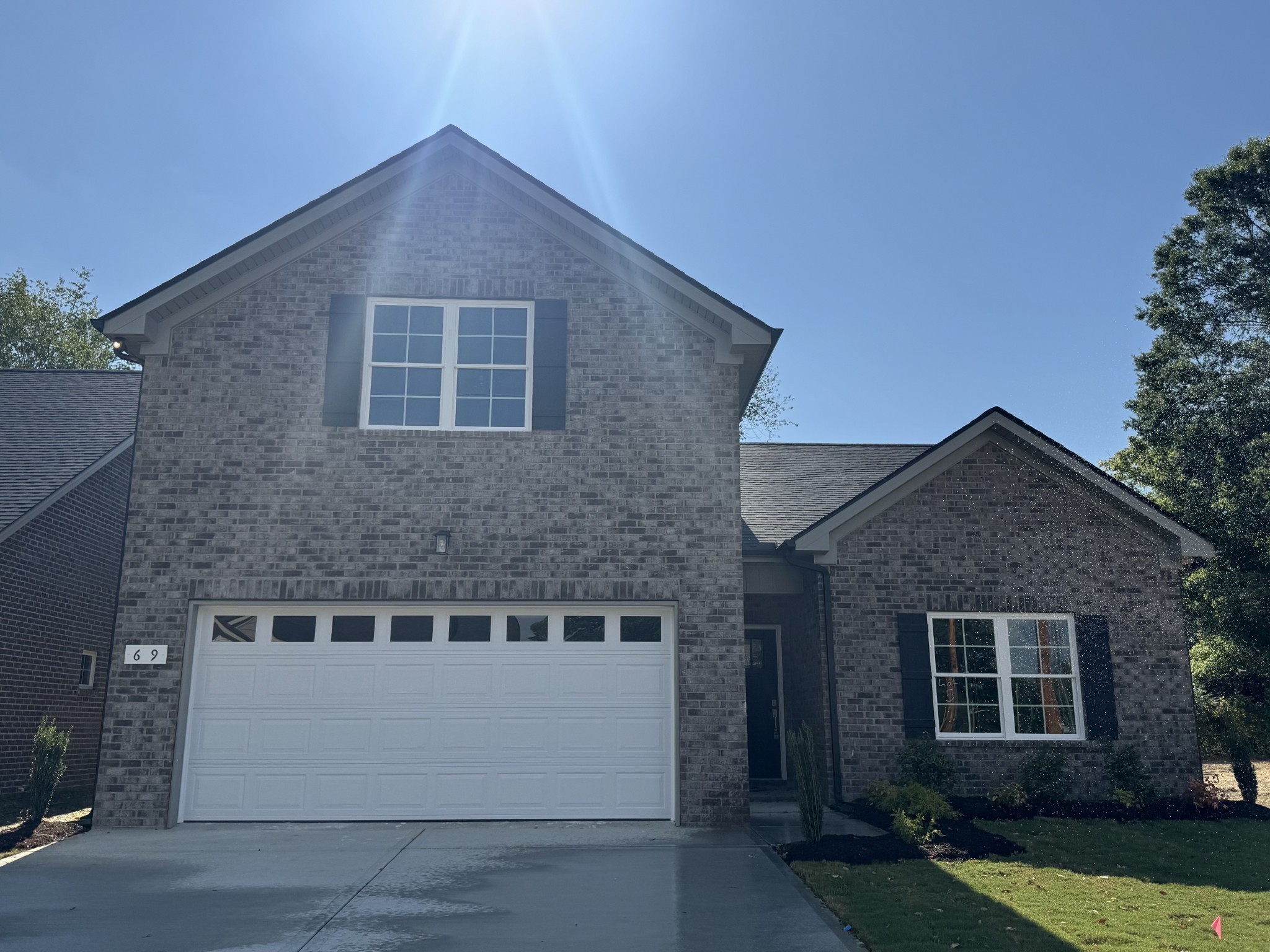 69 Laurel View St