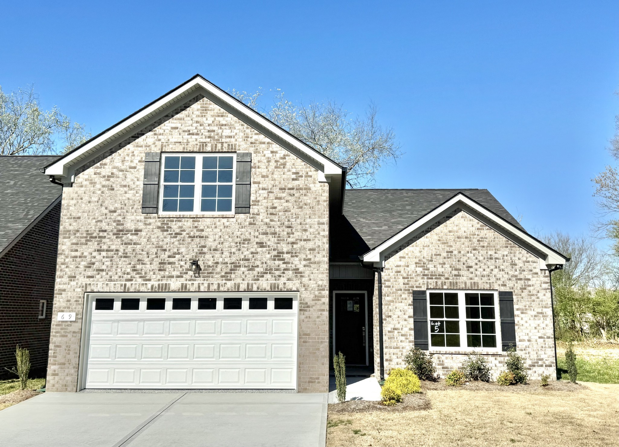 69 Laurel View St