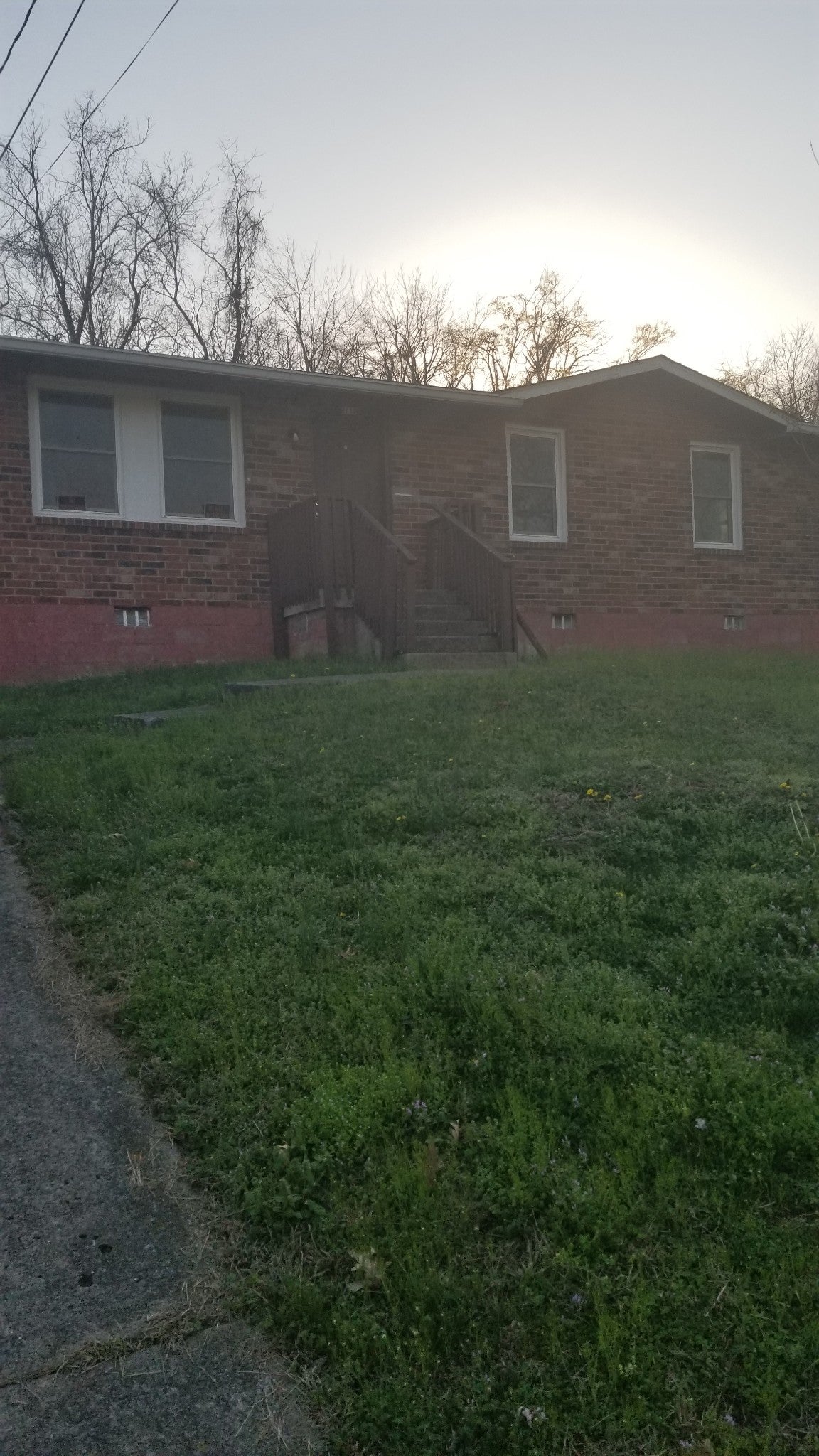2714 Combs Dr, Nashville TN 37207 3-bed home, photo 2 of 16