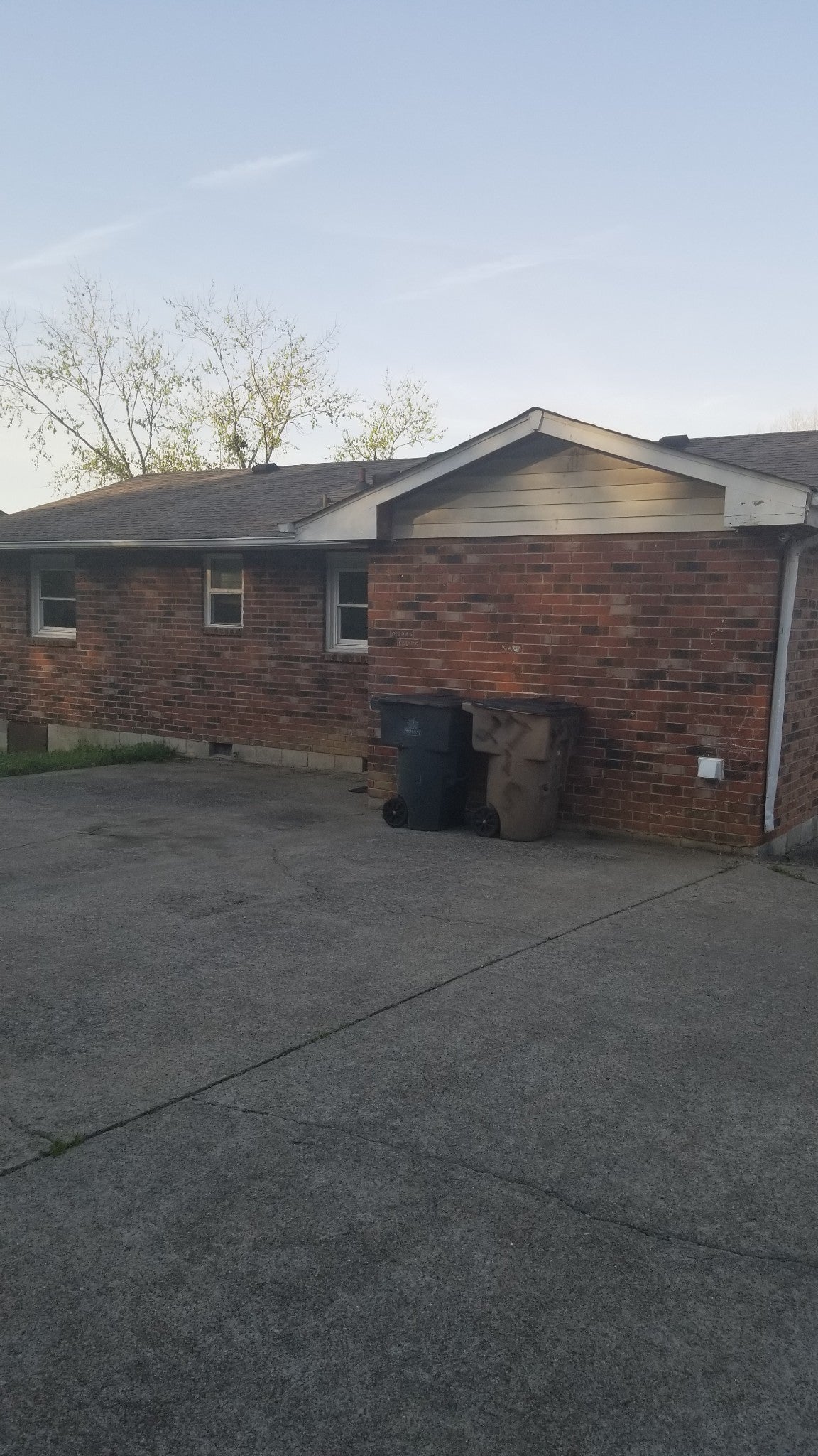 2714 Combs Dr, Nashville TN 37207 3-bed home, photo 3 of 16