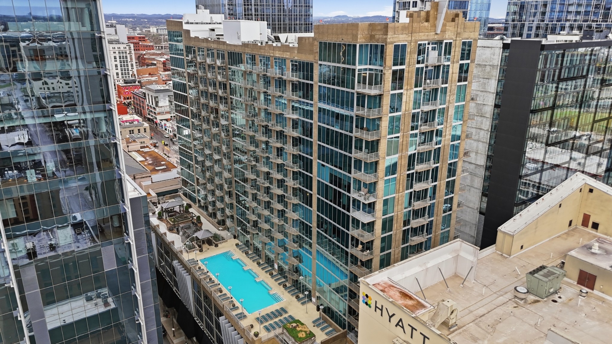 301 Demonbreun St 1513