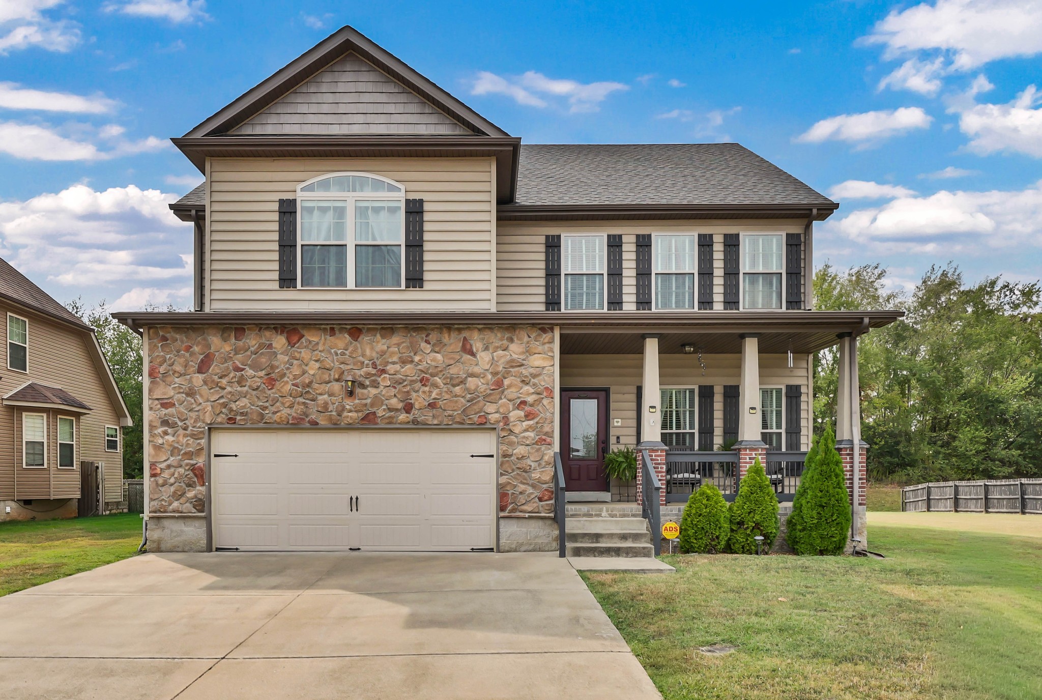 1520 EADS COURT