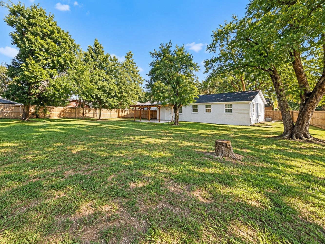 5027 Collinwood Dr