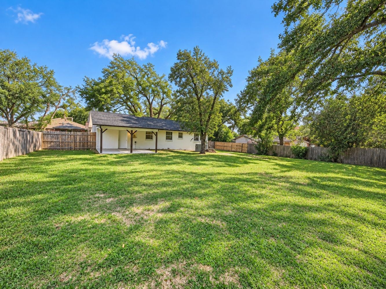 5027 Collinwood Dr