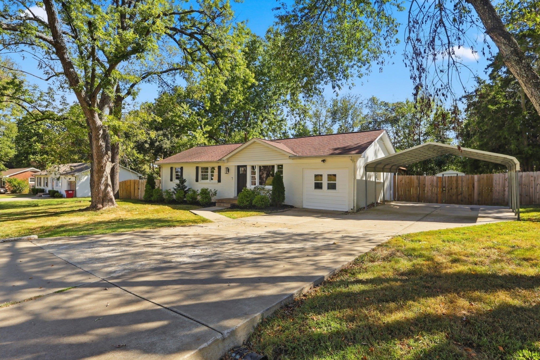 5027 Collinwood Dr