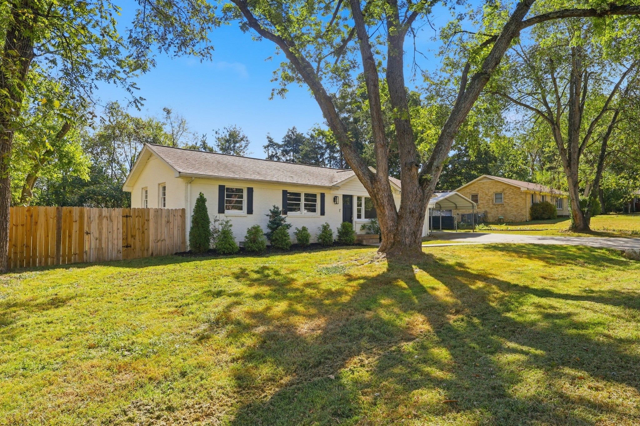 5027 Collinwood Dr