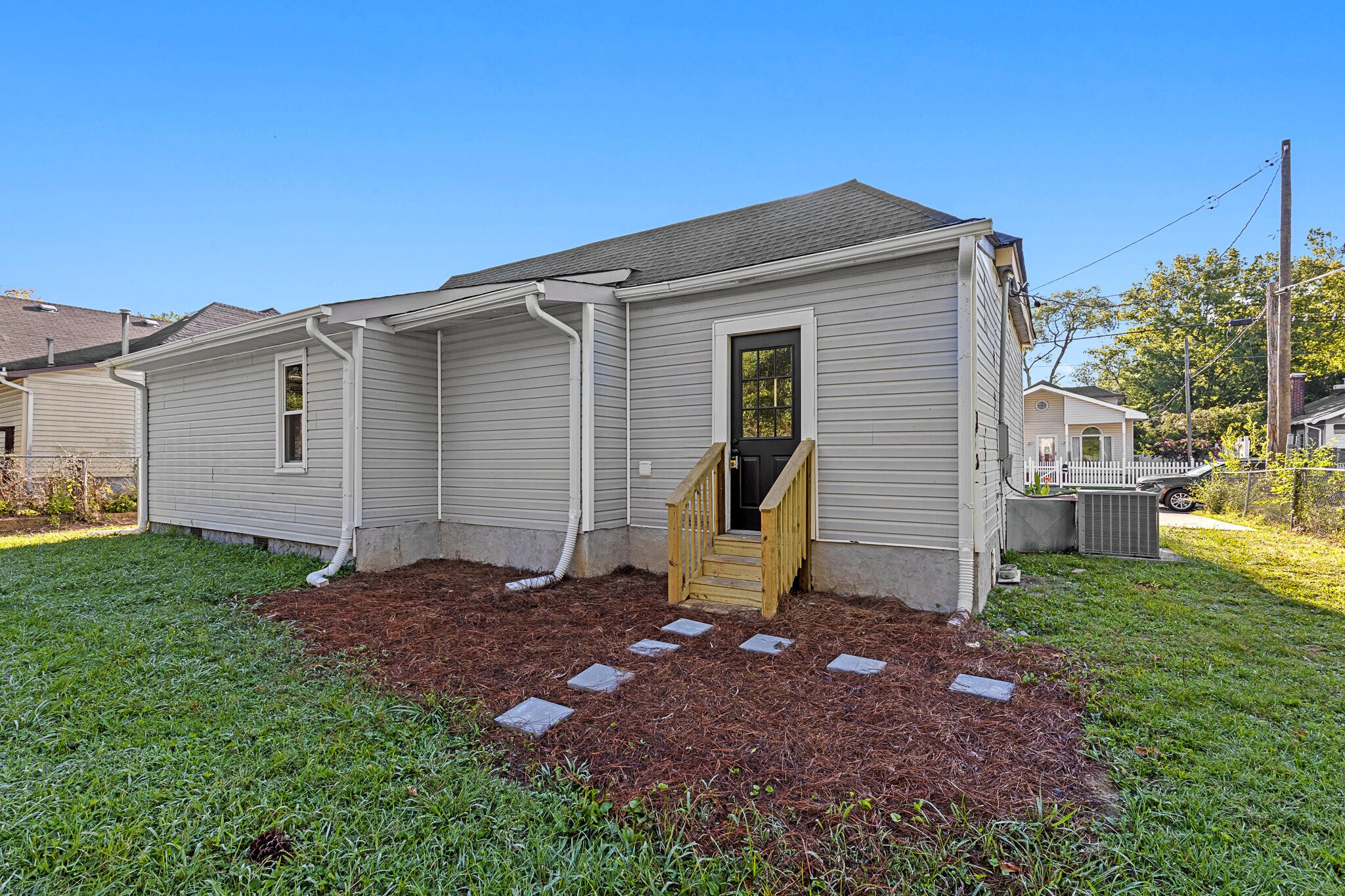 1303 S Lyerly Street