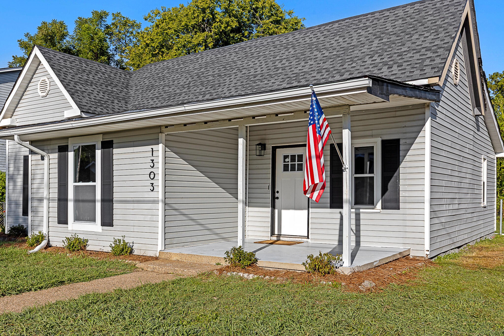 1303 S Lyerly Street