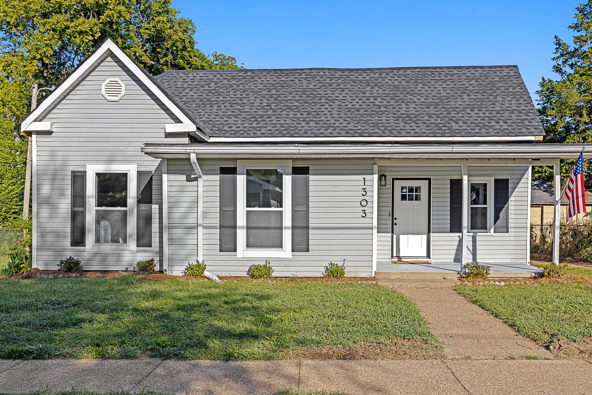 1303 S Lyerly Street