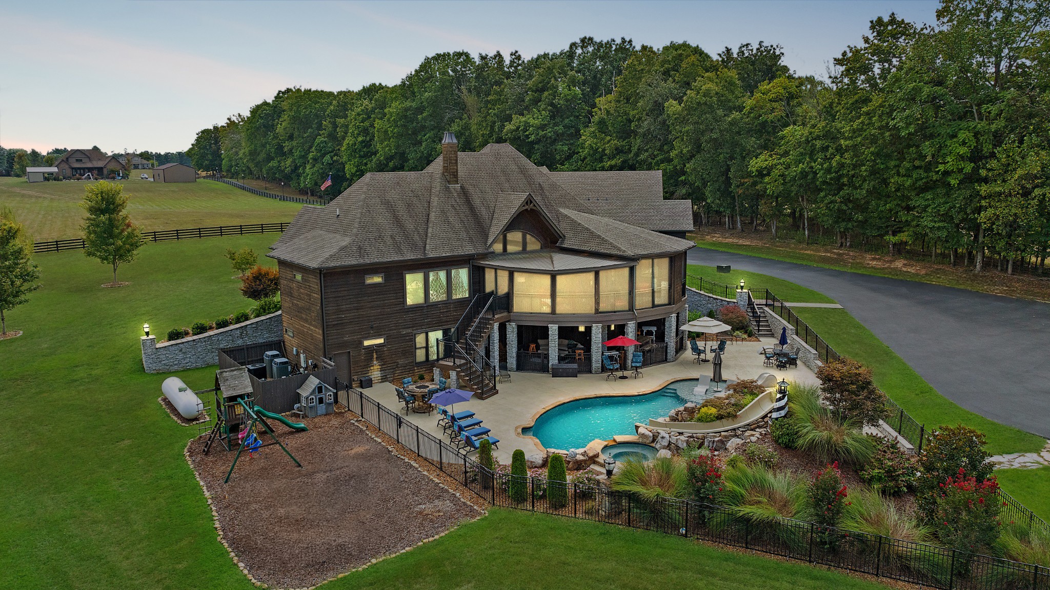 6704 Highway 52 W