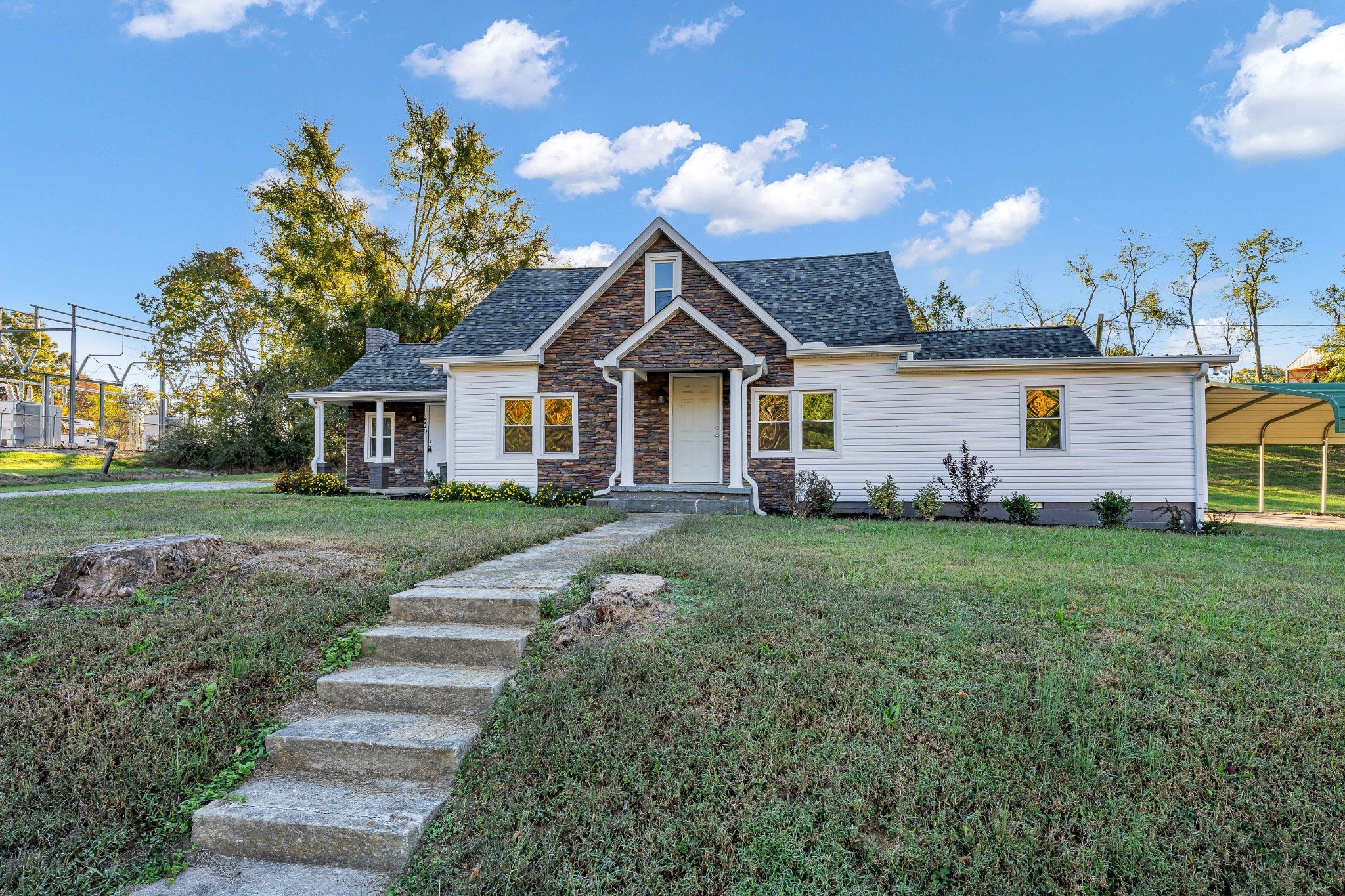 1320 Old Highway 31 E