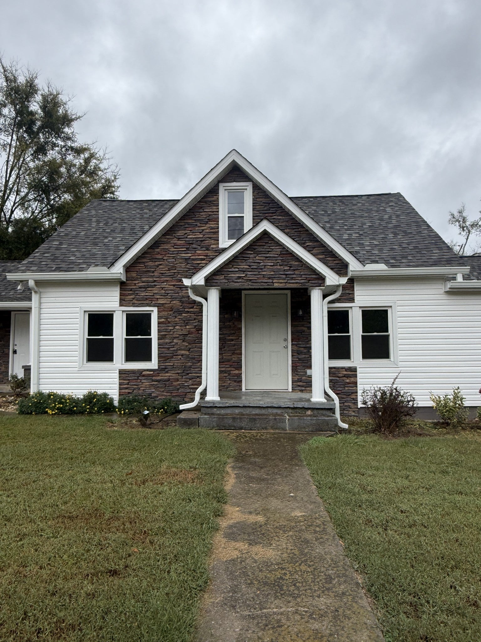 1320 Old Highway 31 E