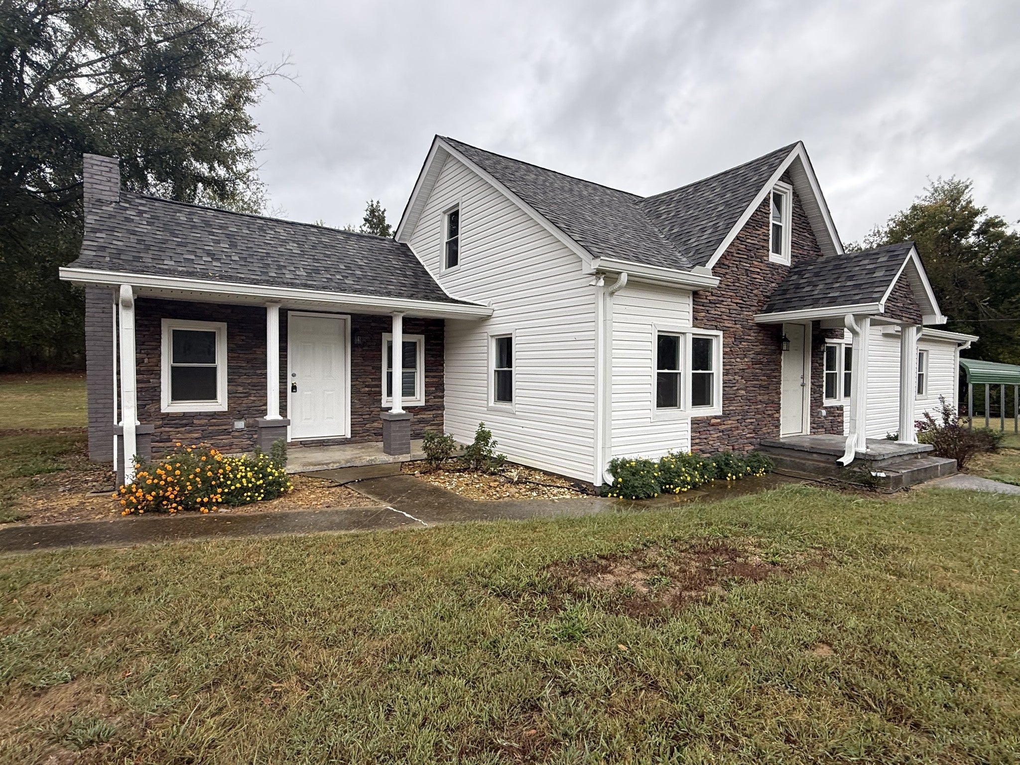 1320 Old Highway 31 E