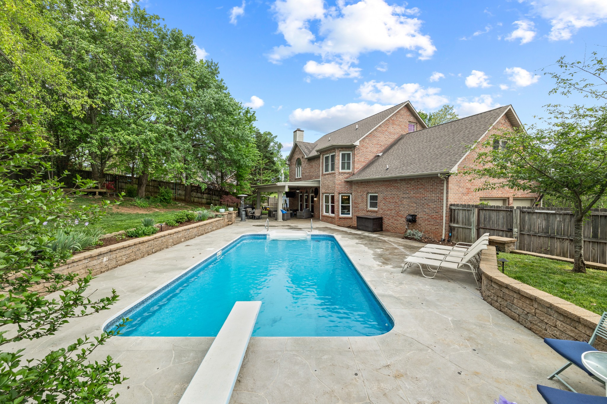 241 Jamestown Rd