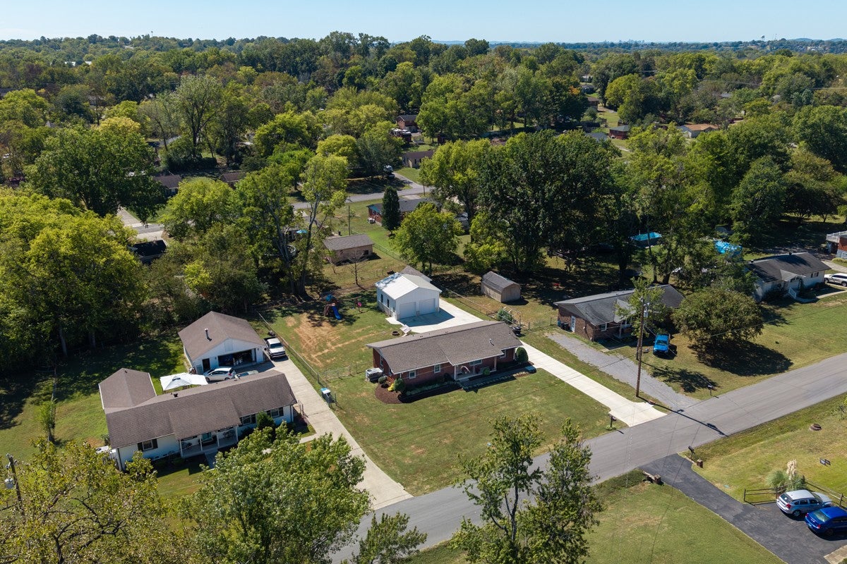 114 Woodyside Dr