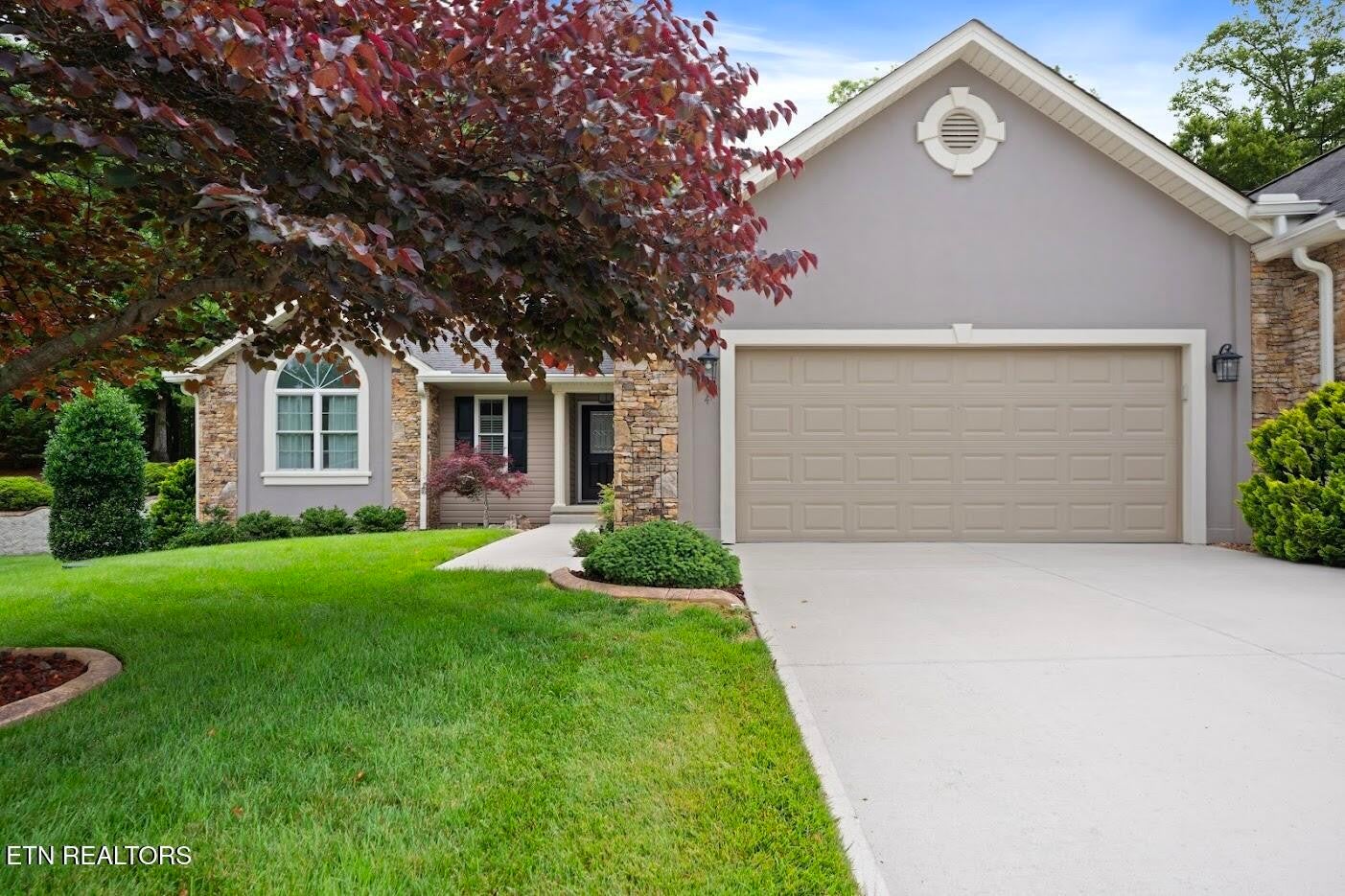 14 Heatherhurst Court