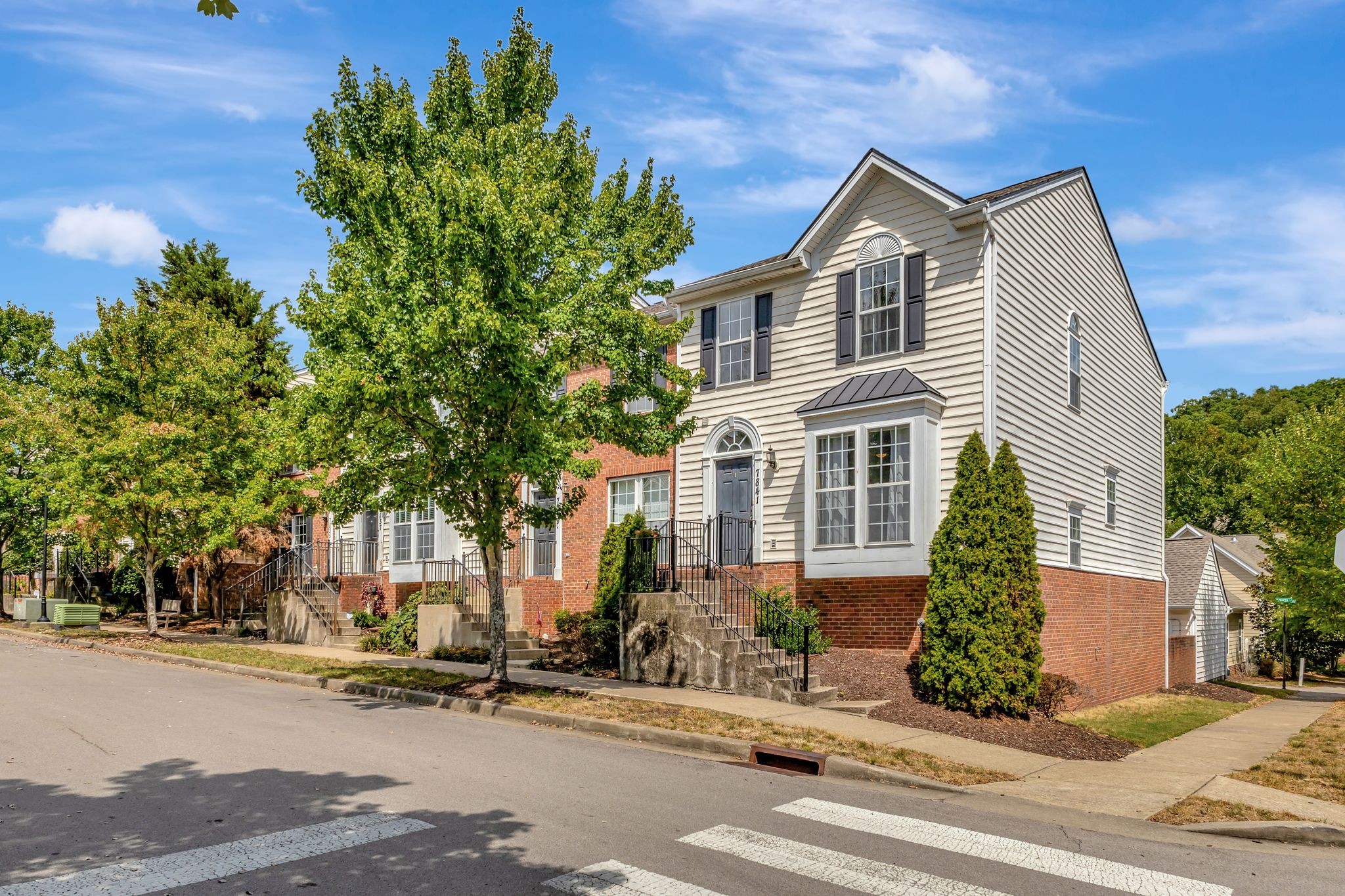 View Nashville, TN 37211 townhome