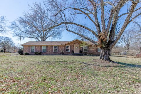 158 Indian Lake Rd Hendersonville TN 37075