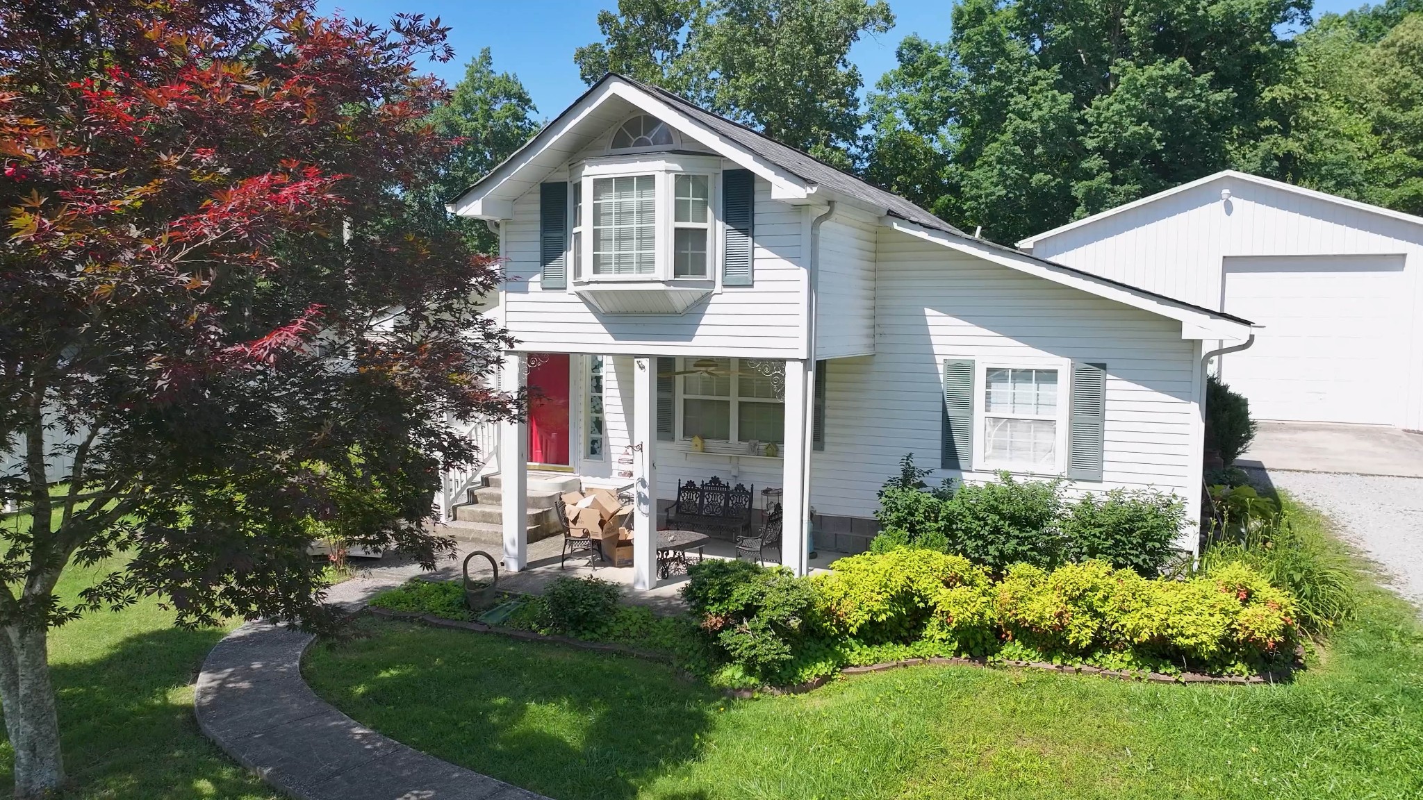663 Lakeshore Dr