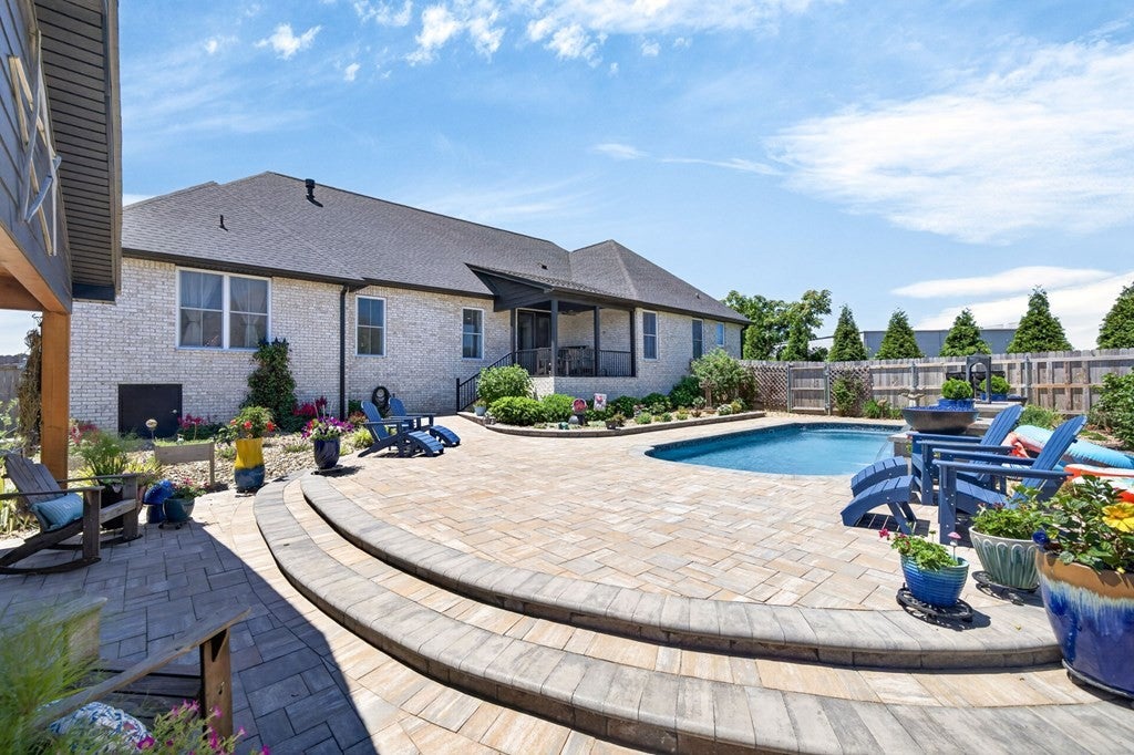 1933 Rivers Edge Dr SE