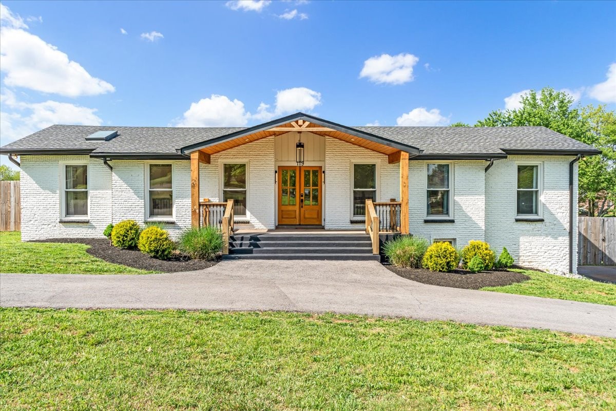 119 Briarwood Dr