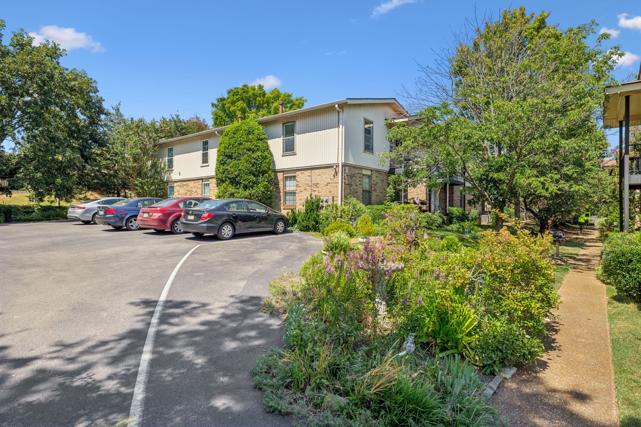 2116 Hobbs Rd N11
