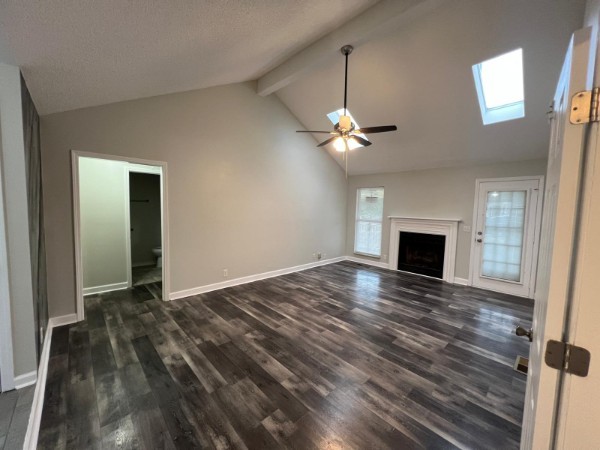 3300 Calais Cir