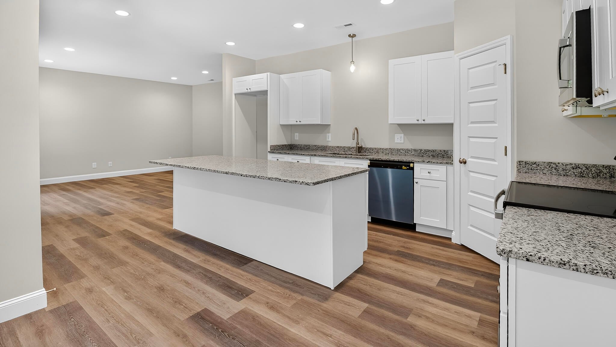 1407 Mountain View Road