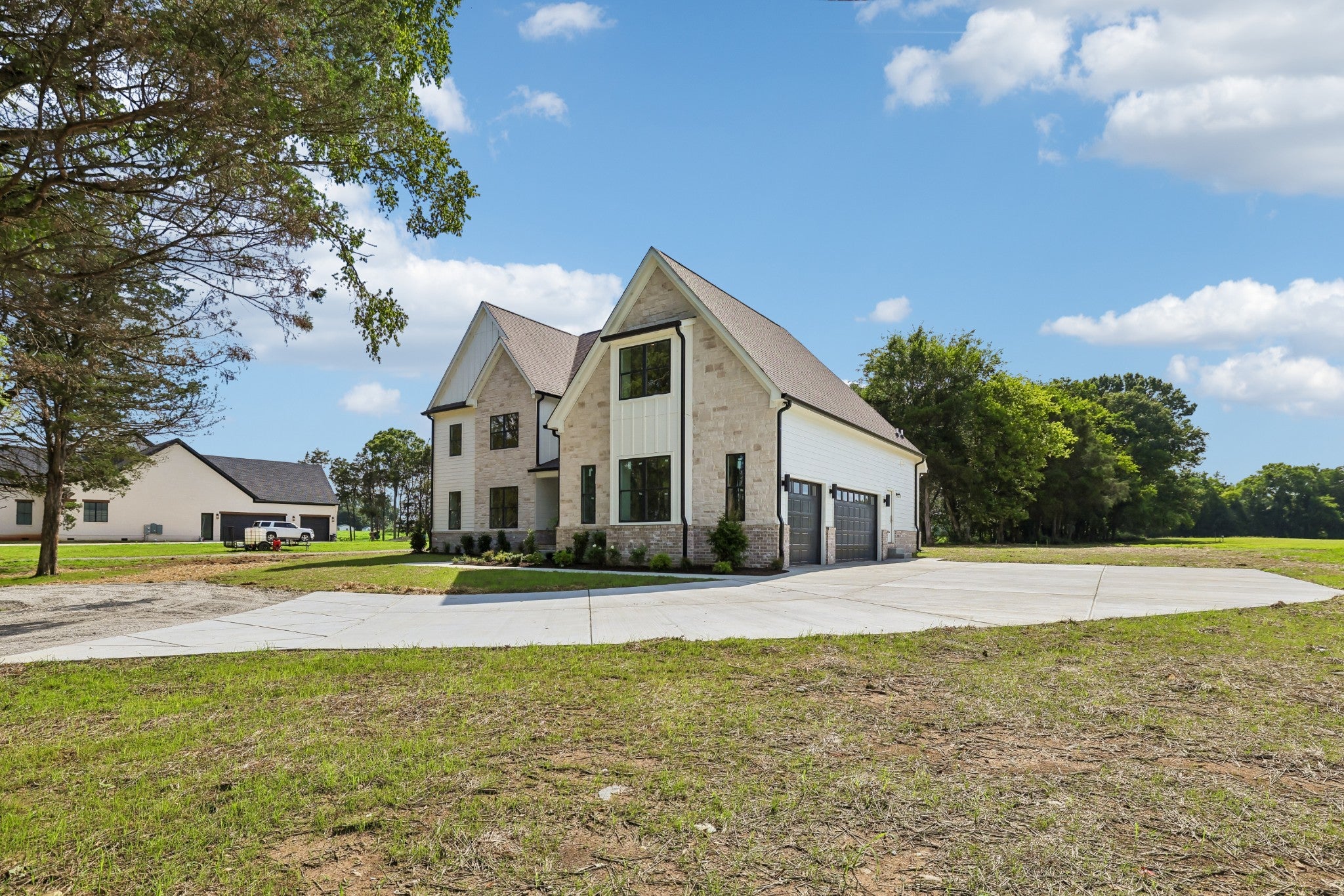 3390 Mealer Rd