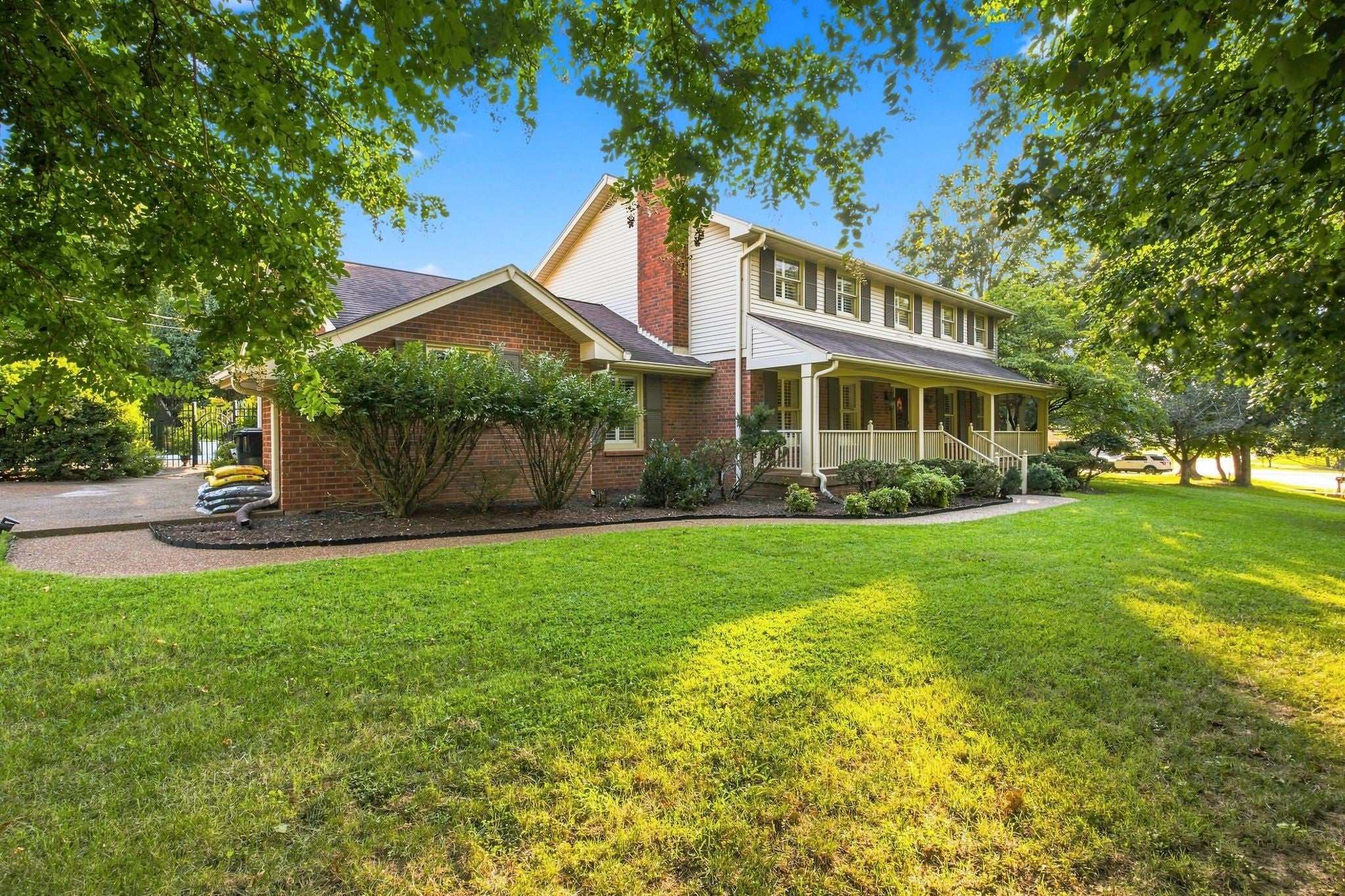 100 Applewood Valley Dr