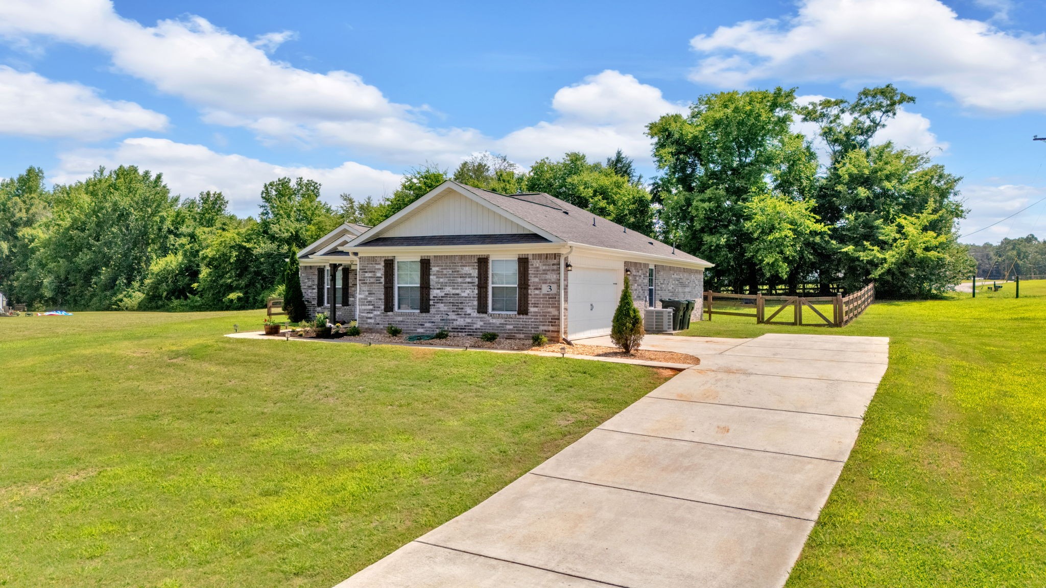 3 Dewitt Dr