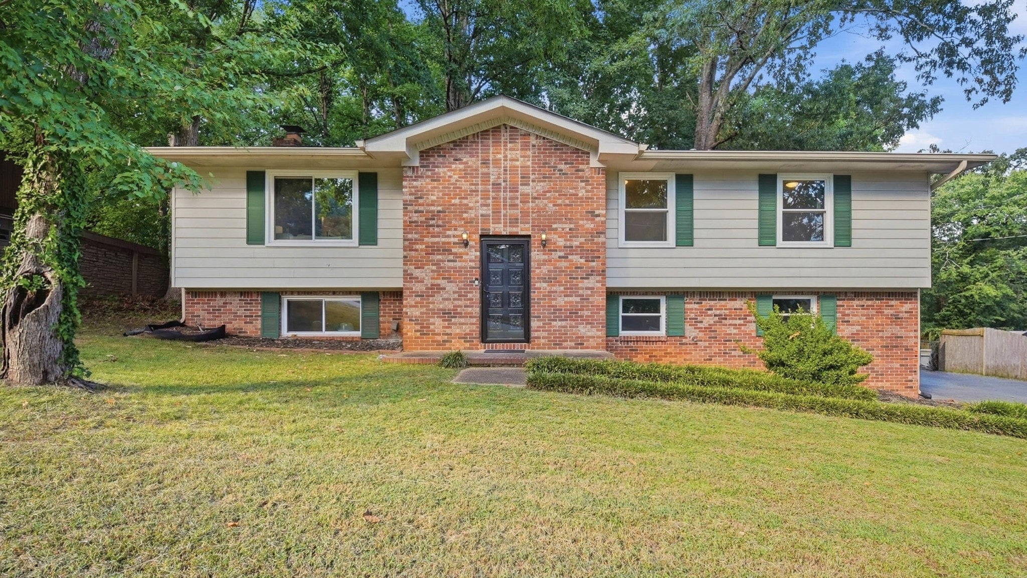 809 N Valleywood Circle