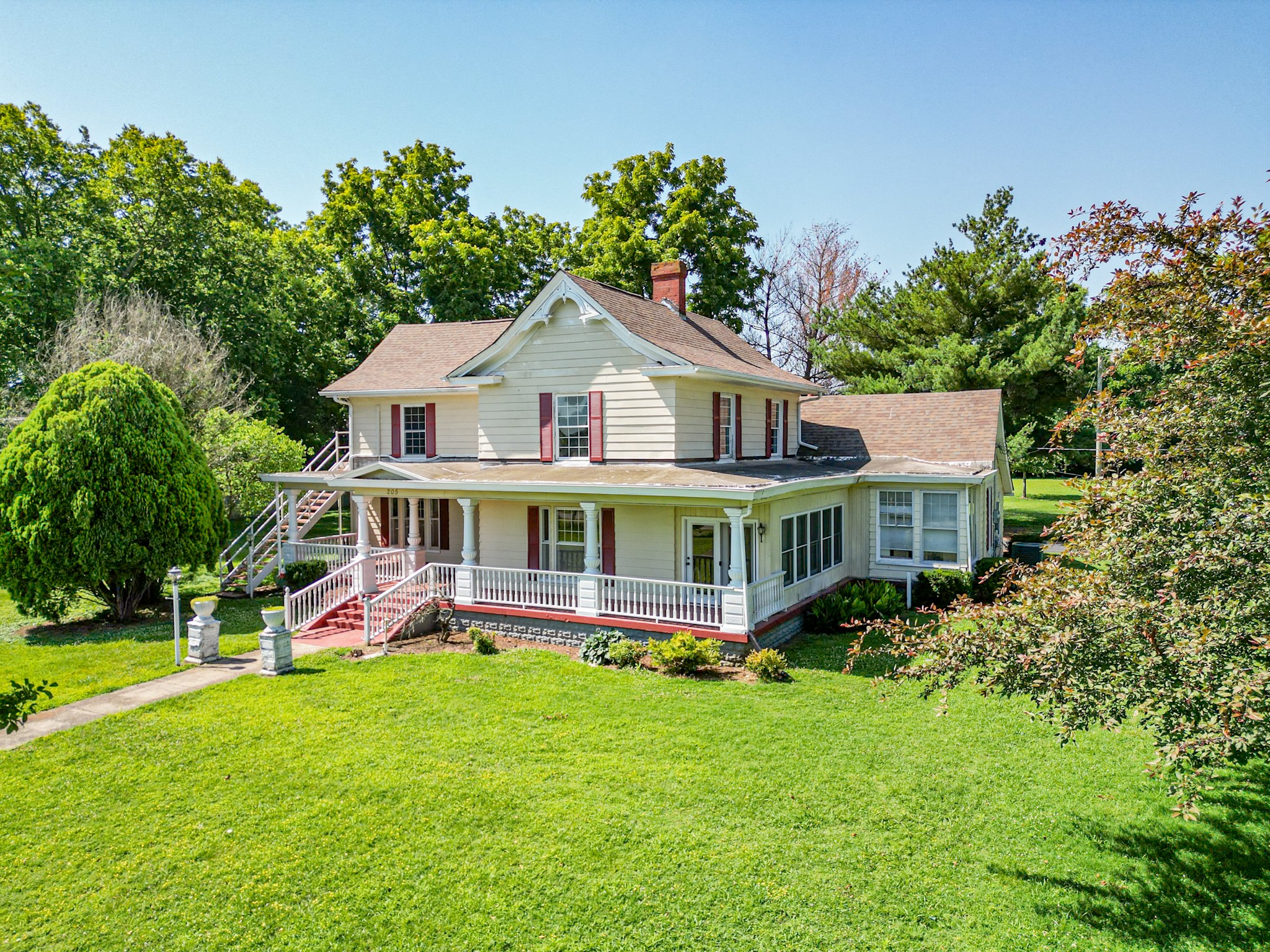 205 Hay Long Ave