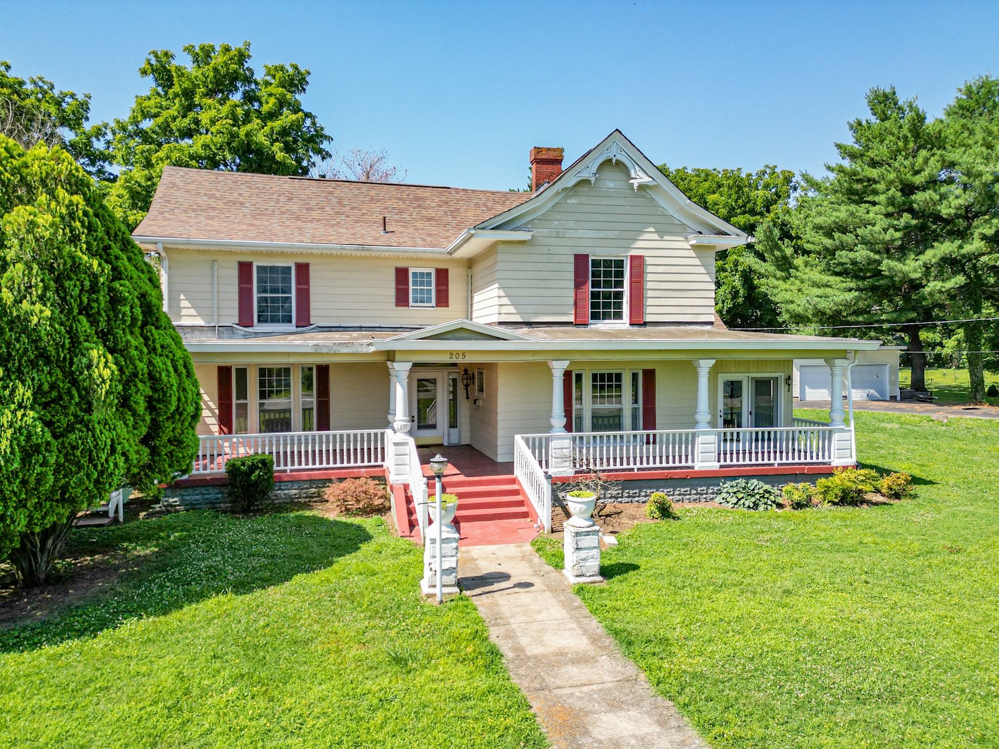 205 Hay Long Ave