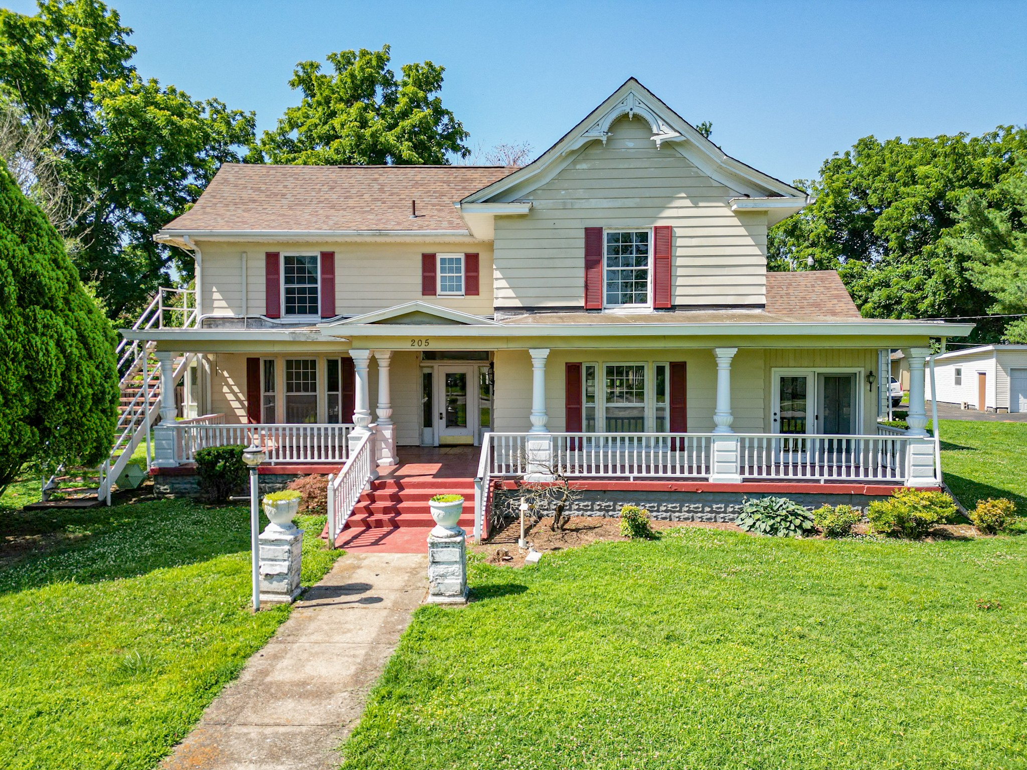 205 Hay Long Ave