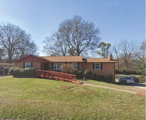 712 Robert Burns Dr Nashville TN 37217