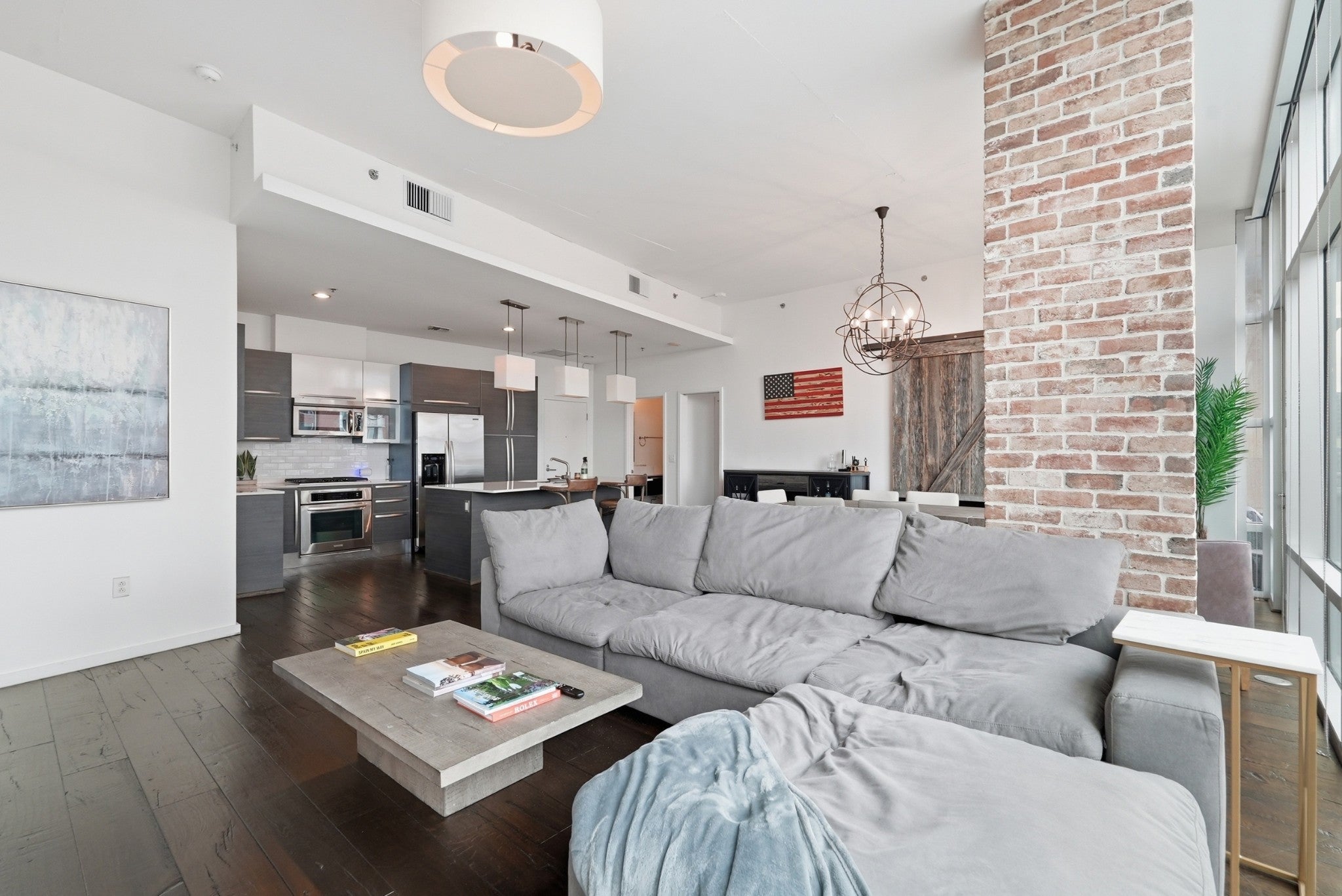 700 12th Ave S 605