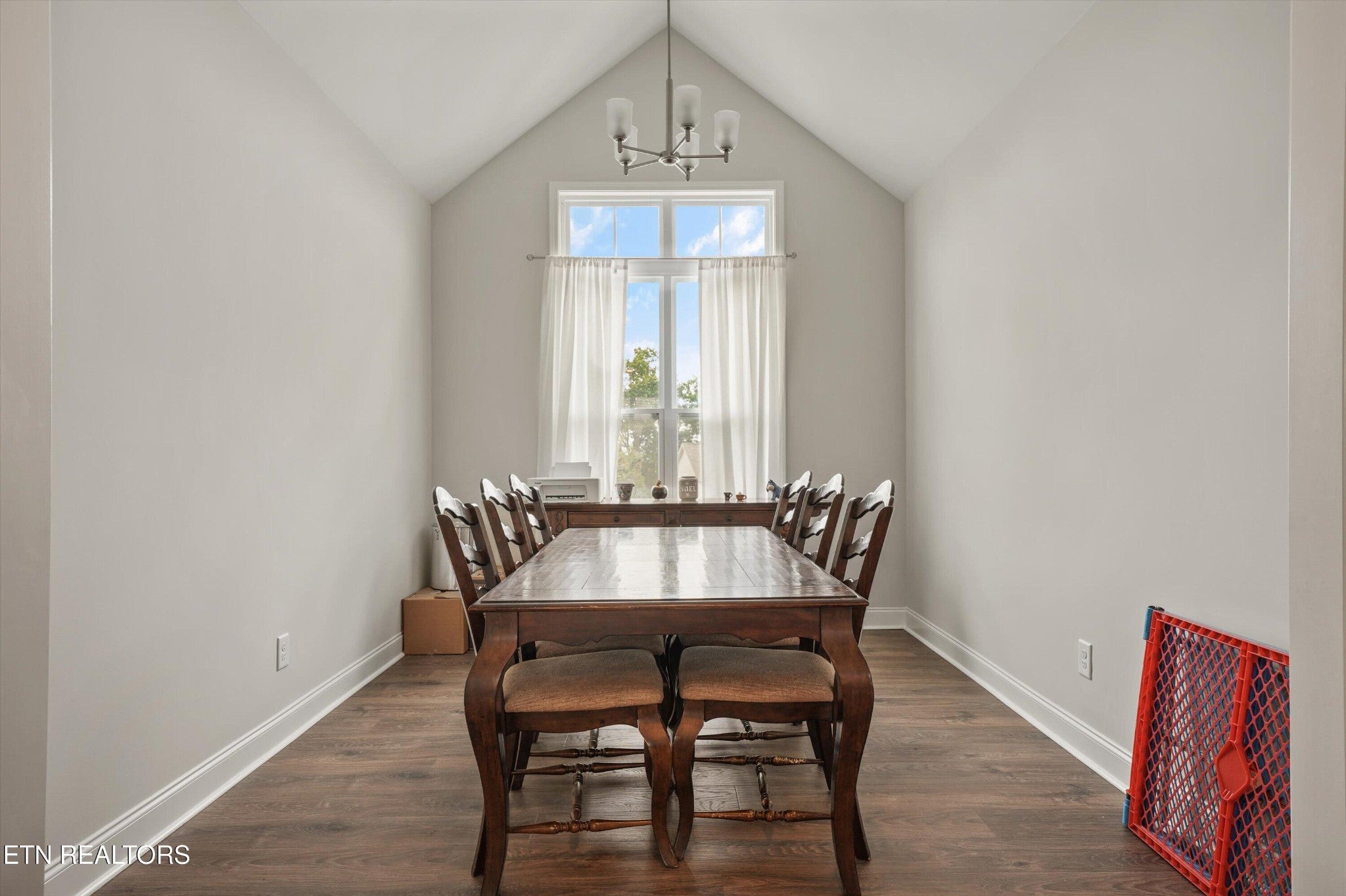 8121 Chapel Hill Lane