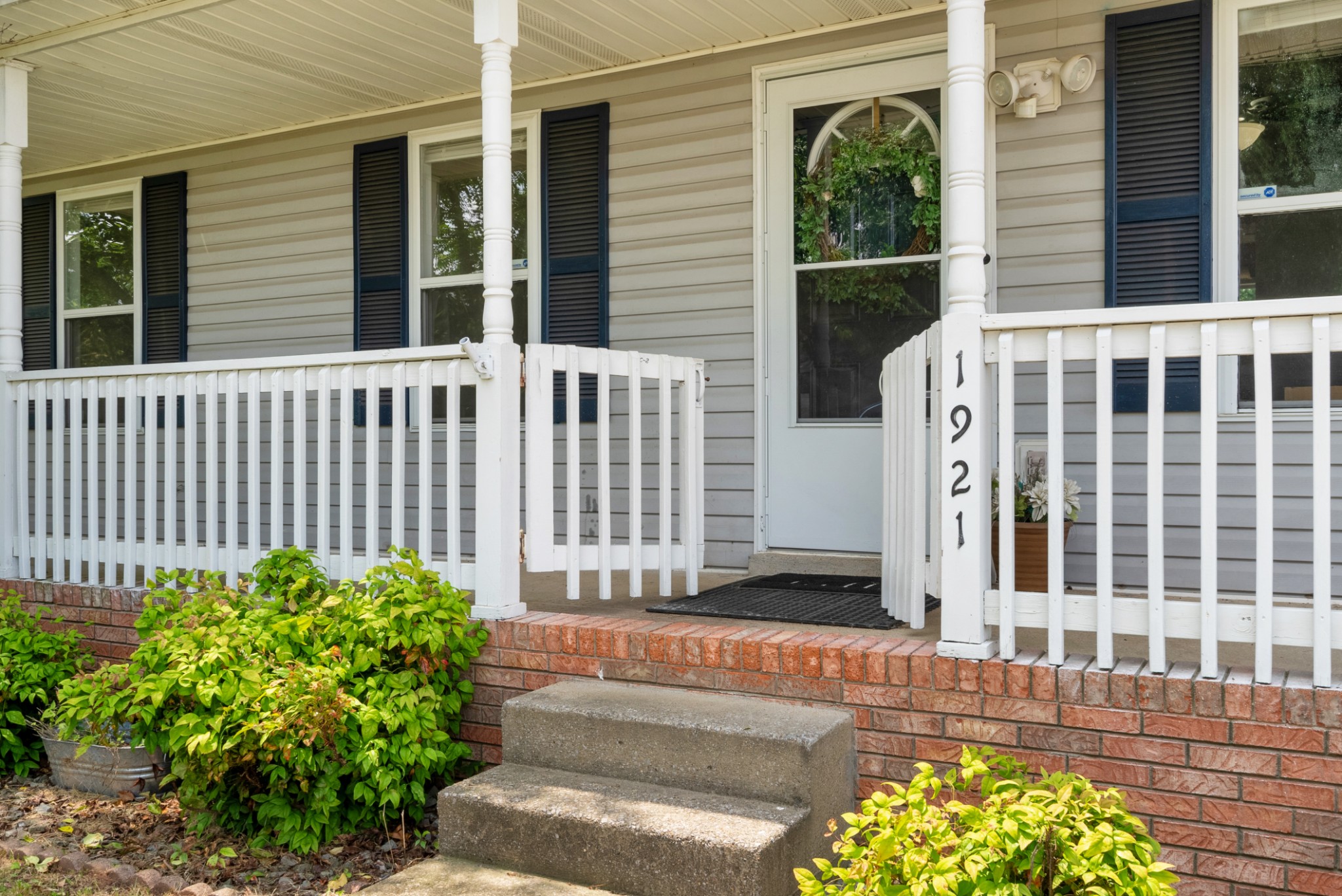 1921 Timberline Cir