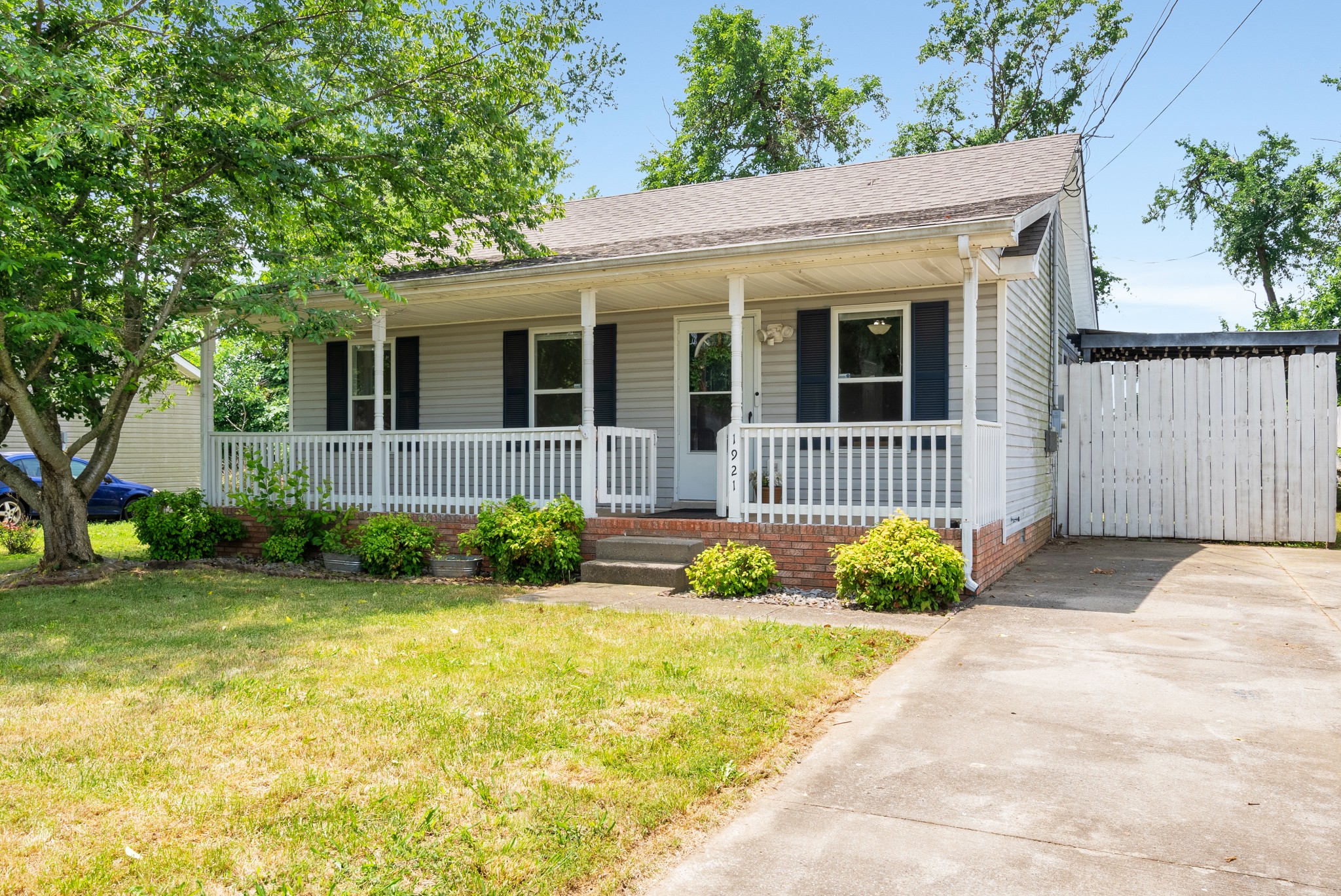 1921 Timberline Cir