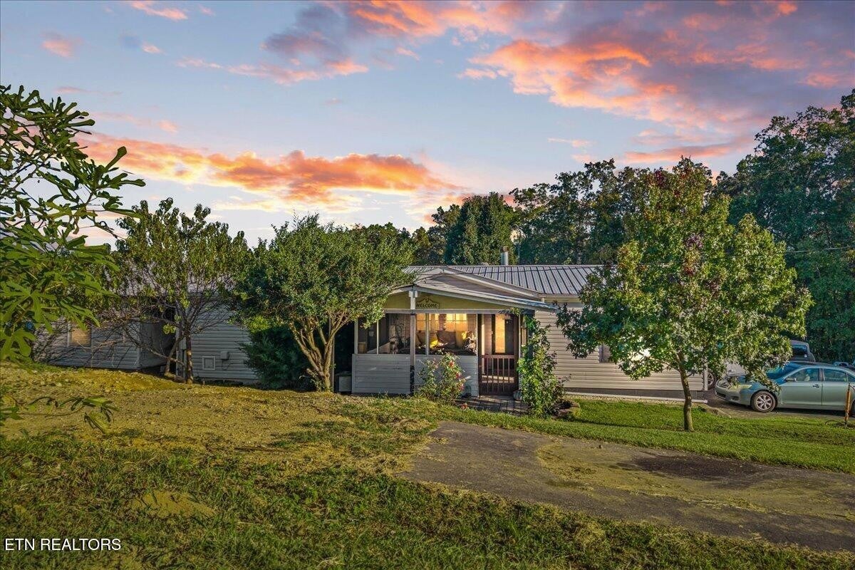 627 Lee Powell Rd